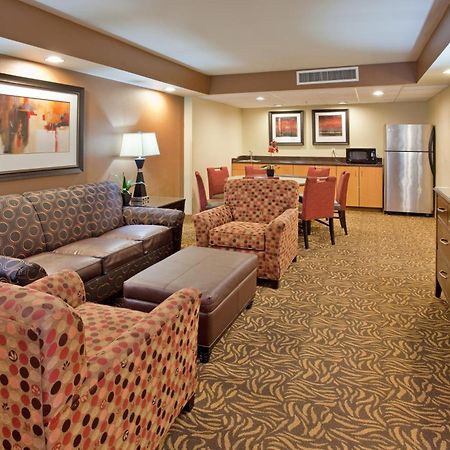 Holiday Inn Kearney By Ihg Exterior photo
