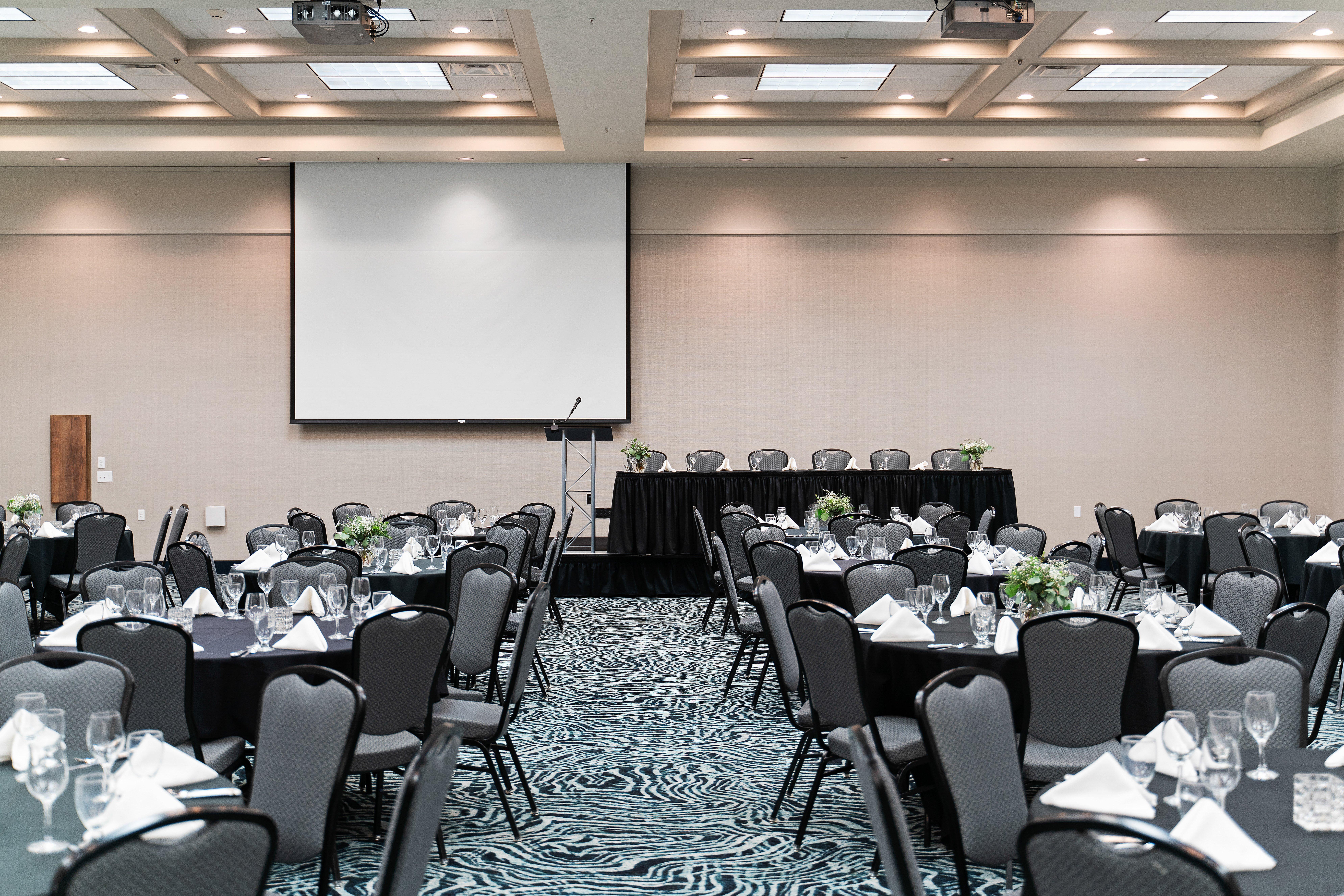 Holiday Inn Kearney By Ihg Exterior photo