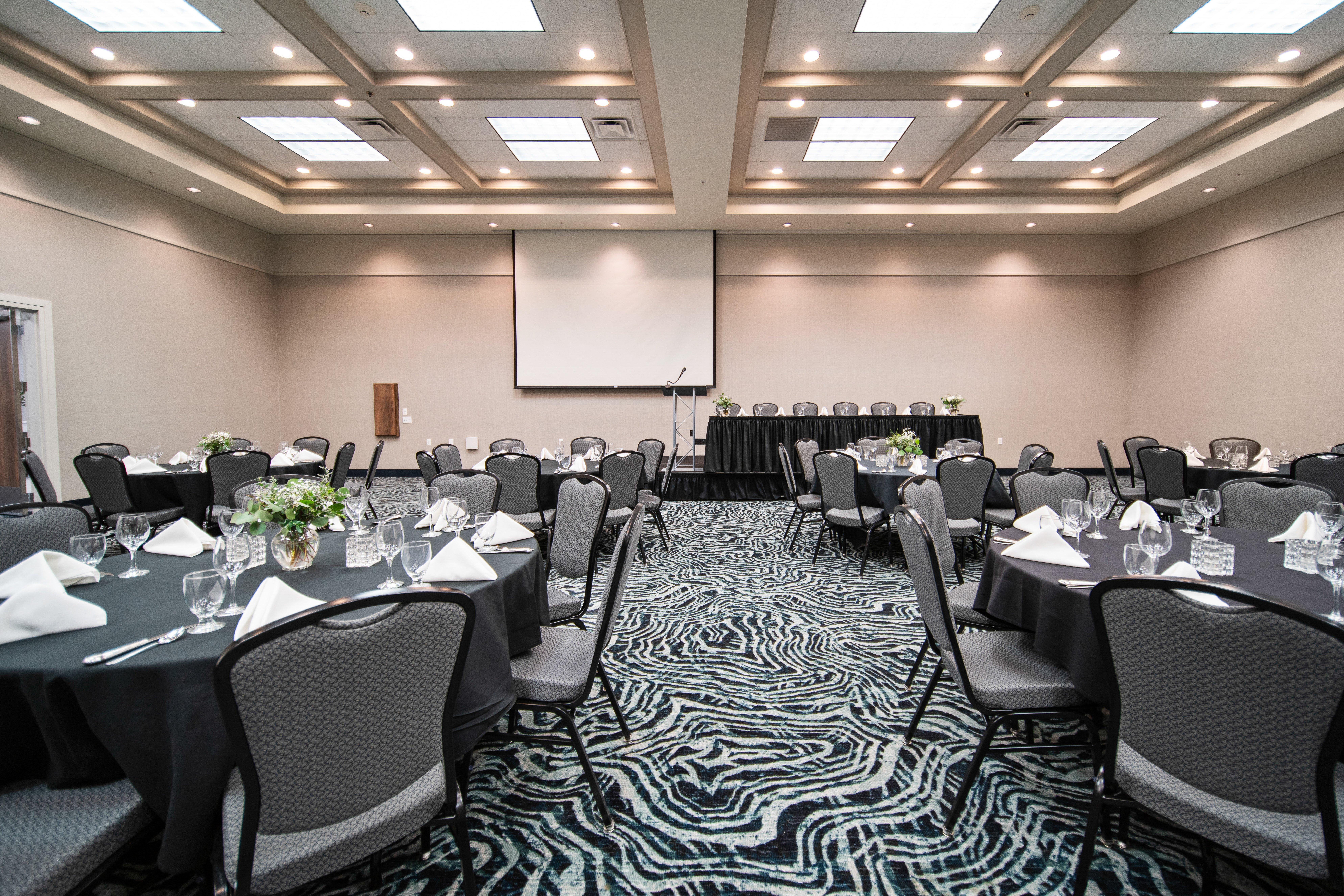 Holiday Inn Kearney By Ihg Exterior photo